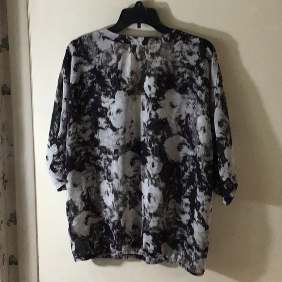 GAP pullover chiffon top - Picture 2 of 6